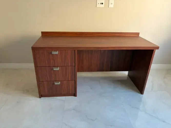 Mesa Escritório e estudo Novíssima