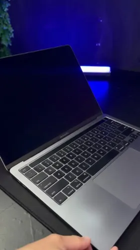 MacBook Pro 2020 | 13" | i7 | 32GB | 1TB