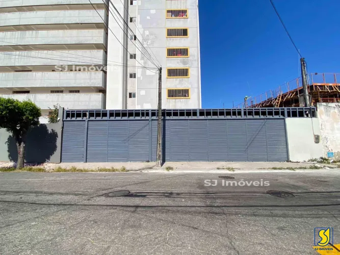 Loja com área frontal em localização estratégica no Benfica