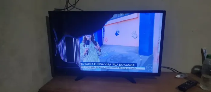 TV Panasonic 32 pol. com tela quebrada (vendo para arpoveitar peças)