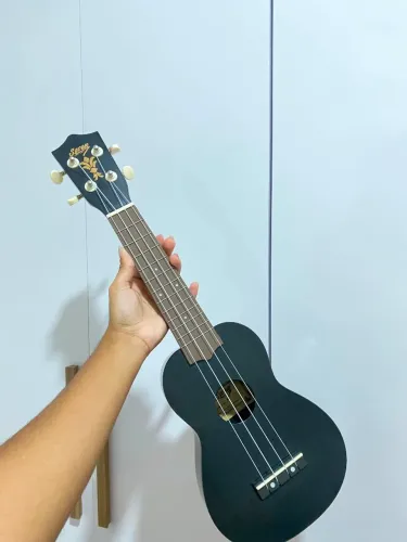 Ukulele Seven Soprano Suk-07 C/ Capa e Afinador