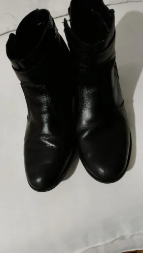Bota de couro tamanho 36