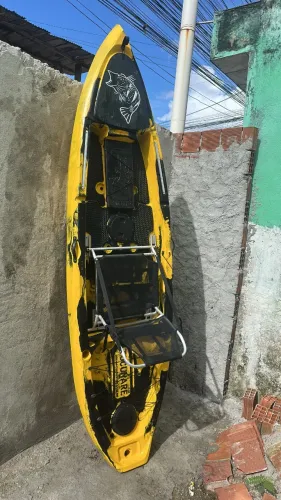 Caiaque semi novo 2.500$$