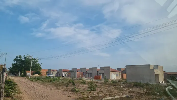 Casa nova com 3 quartos, no Bairro Sabiazal - Parnaíba / PI