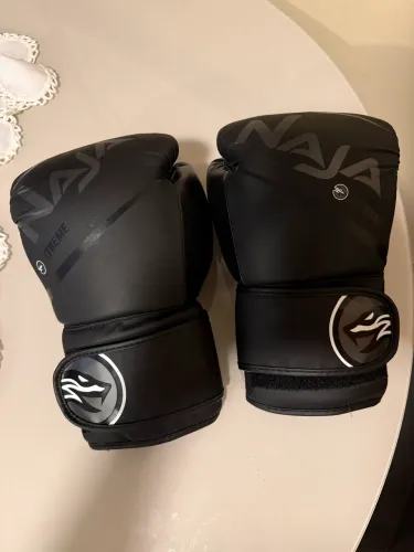 KIT LUVA NAJA EXTREME 16oz + CANELEIRA ANATÔMICA VENUM GIANT 