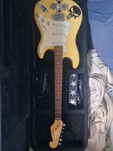 Vendo guitarra ?