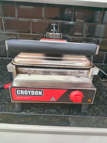 Chapa eletrica CRYDON 220V