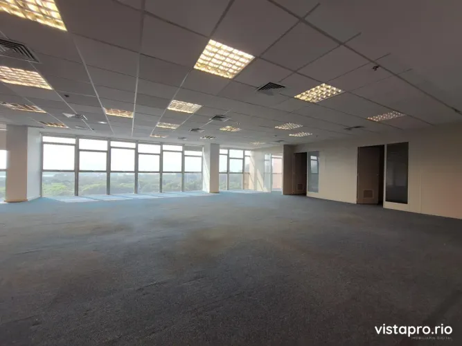 Andar comercial para locação no Glória Trade Center