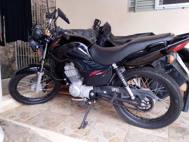 Vendo CG FAN ES 125 ano/modelo 2012