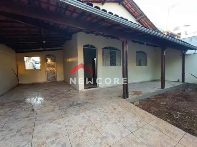 Casa em Rua Eucalípto - Arvoredo - Contagem/MG