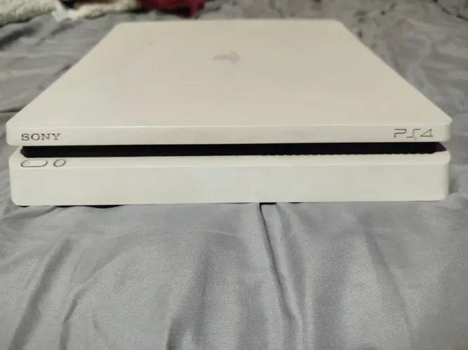 PLAYSTATION 4 500 GB