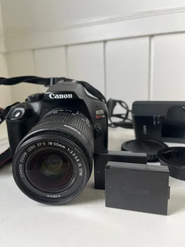 Canon T6- kit completo com duas baterias originais