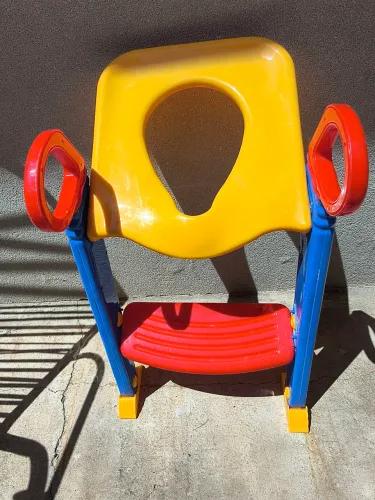 Escada infantil de vaso sanitário