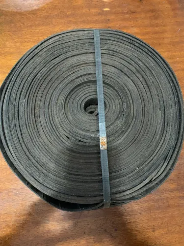 VENDO PERCINTA DE PNEU PARA SOFÁ E GRAMPEADOR DE TAPEÇARIA MADEIRA + 2.100 GRAMPOS NOVOS