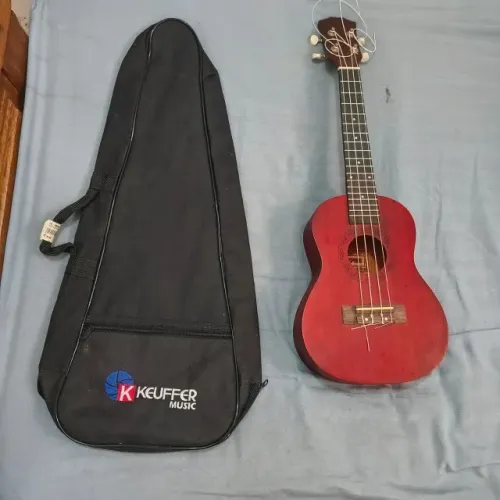 Ukulele Concerto Spring Vermelho + Capa (Cordas Novas!)