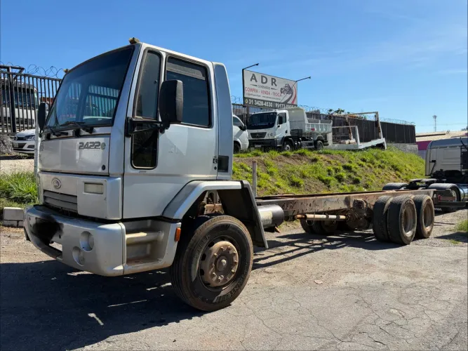 FORD CARGO 2422 2010 ÚNICO DONO