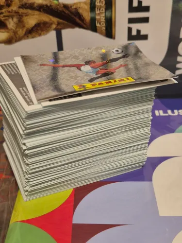 Copa 2026. Kit com 100 figurinhas sem repetição