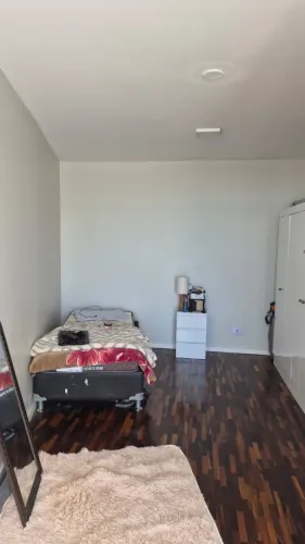 Quarto individual para moças