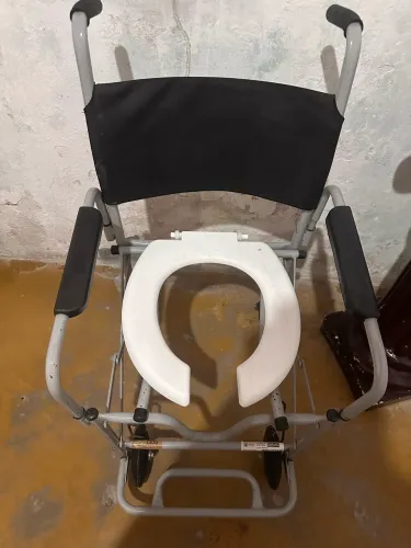 Cadeira de rodas para banho