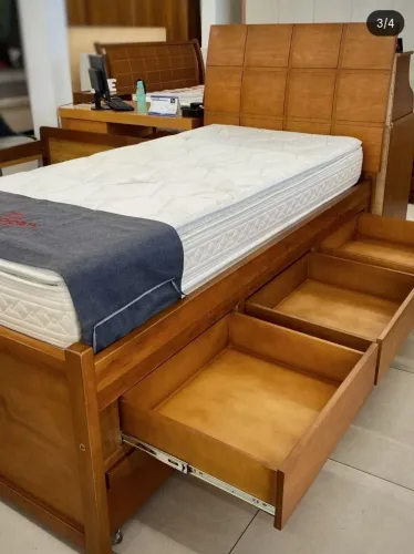 Cama Bibox madeira maciça.
