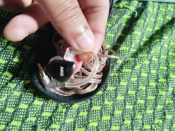 Fone para retorno estéreo AKG
