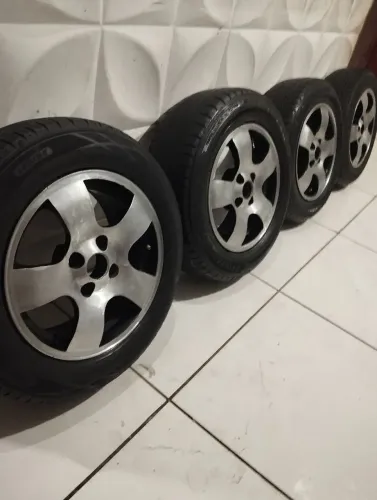 Vende Rod de liga leve 14 furação 4 por 100 dando gol para Fiat Chevrolet