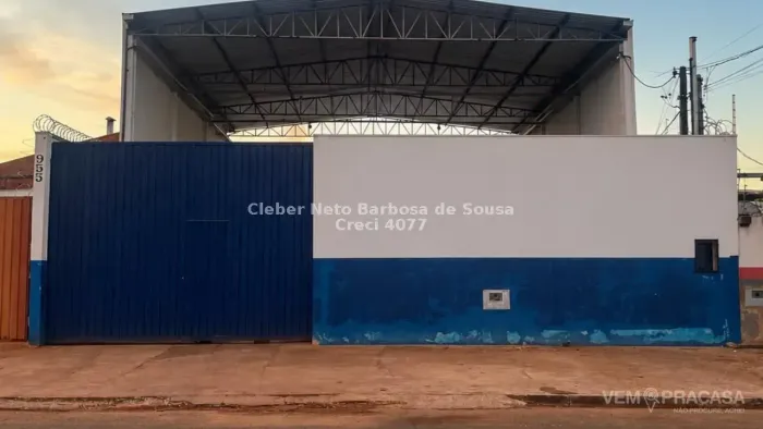 Vendo Barracão com 180m² e com terreno de 360m²!