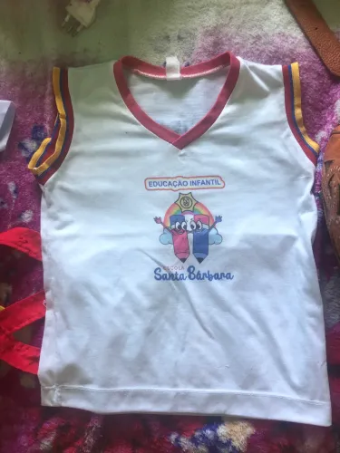 Farda da escola Santa Bárbara 