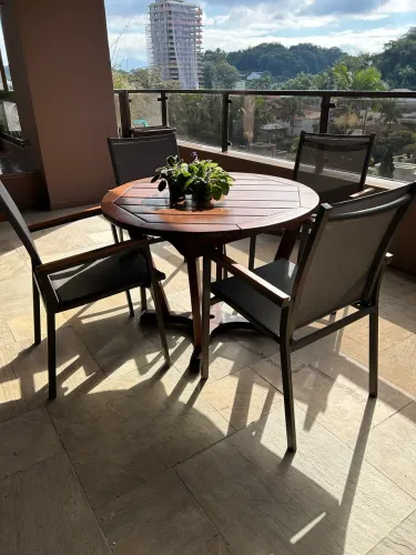 Conjunto mesa + 4 cadeiras