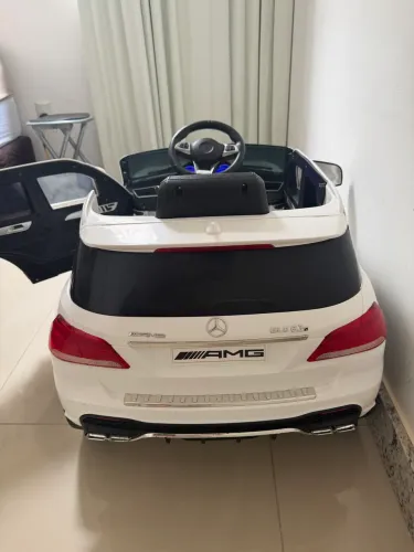 Carrinho elétrico infantil