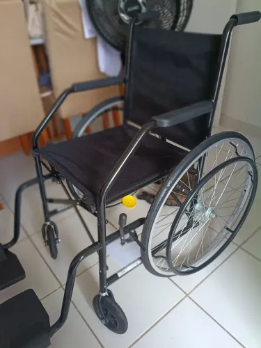 Cadeira de rodas nova