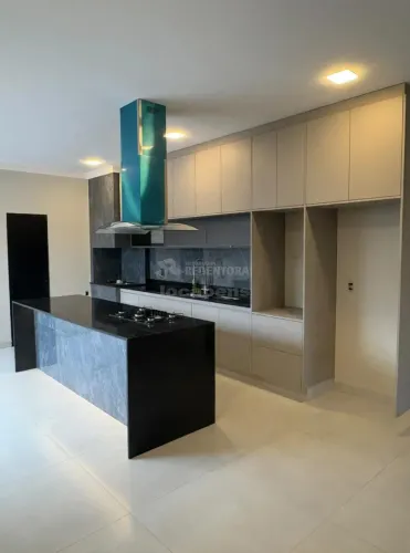 Casa Padrão para Venda com 03 Dormitórios, 01 Tipo Apartamento no bairro Eville Bady Bassi