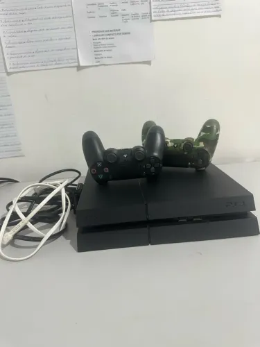 Vendo Ps4 Fat 500gb + 2 controles
