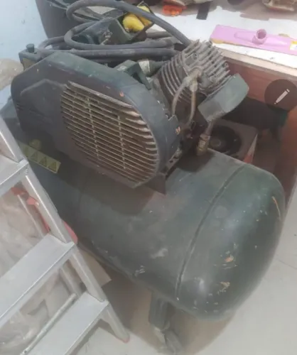 Compressor de ar profissional csv 10 pés 100 litros schulz 220v