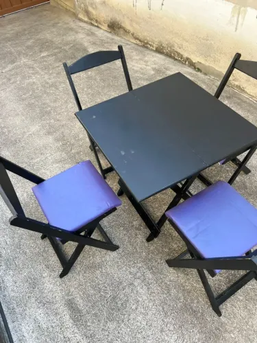 Jogo de mesa aparador bar dobravel com 4 cadeiras dobraveis