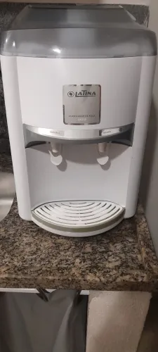 Vendo um filtro elétrico semi- novo.