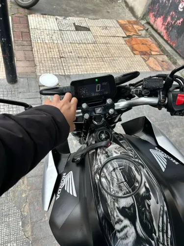 Vendo cb Twister modelo cbs 