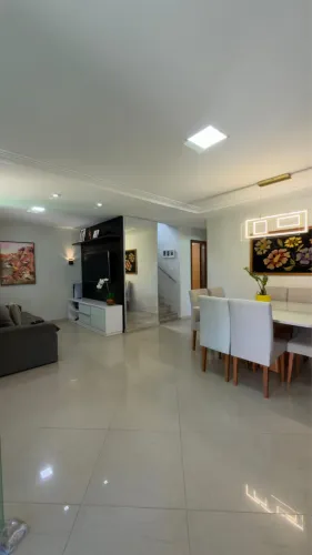 CASA EM CONDOMÍNIO - BURAQUINHO 