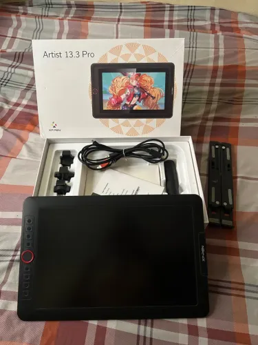 Mesa Digitalizadora com Tela XPPen Artist 13.3 Pro - 13,3? Full HD