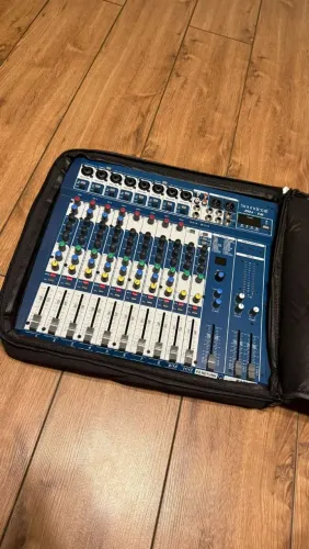 Mesa de som SoundCraft 12 canais NOVA C GARANTIA