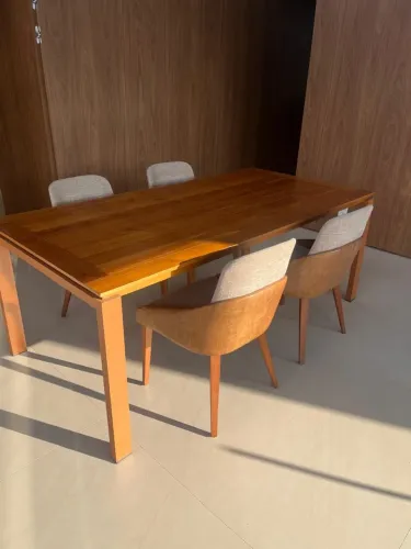Mega promoção Mesa de luxo de madeira com 4 cadeiras da marca Sier