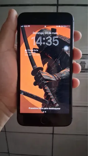 iPhone 8 Plus - Quero inferior + $200