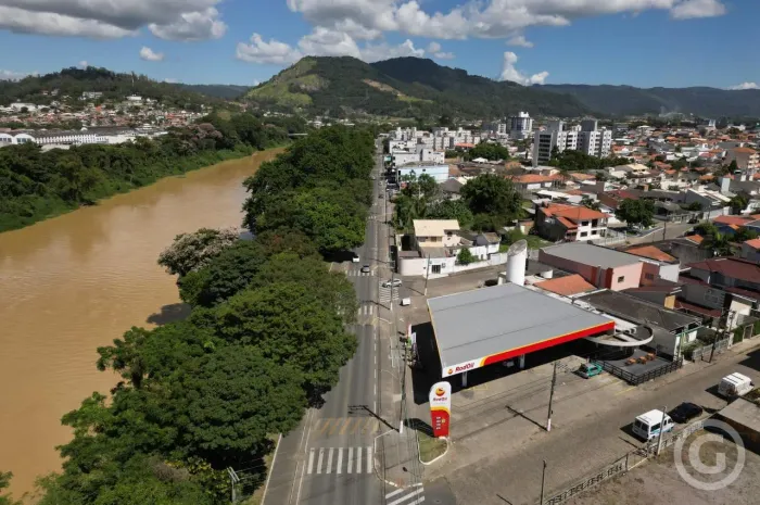 Loja comercial no bairro Oficinas: ótima localização e alto fluxo de público