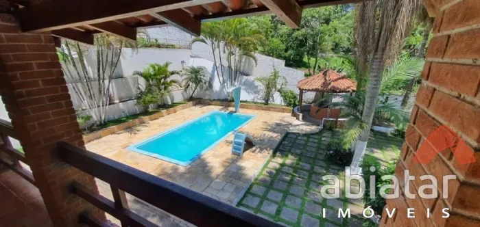 Chácara à venda no Jardim Pinheirinho - Embu das Artes/SP - 4.700m² de terreno - Piscina e