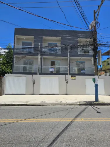 Casa triplex com 2 suítes próximo do centro de Belford Roxo