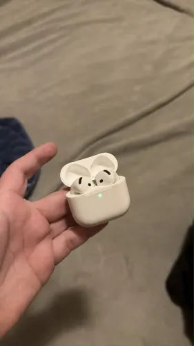 AirPods 4 