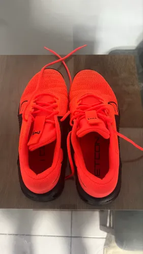 Tênis da Nike metcon 9 laranja 41
