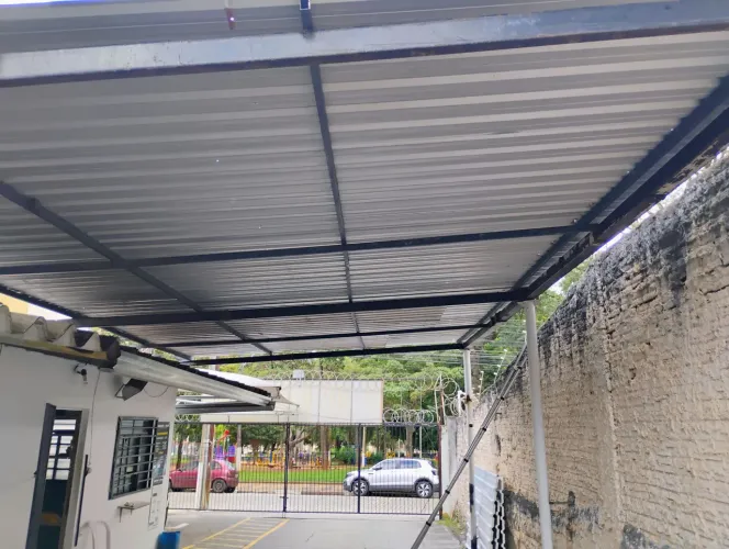 Fazemos serviços de serralheria