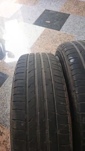 Jogo de rodas 15 da Fiat Strada nova com pneus Dunlop 185/65/15