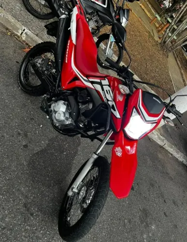 Moto Honda bros 160, econômica